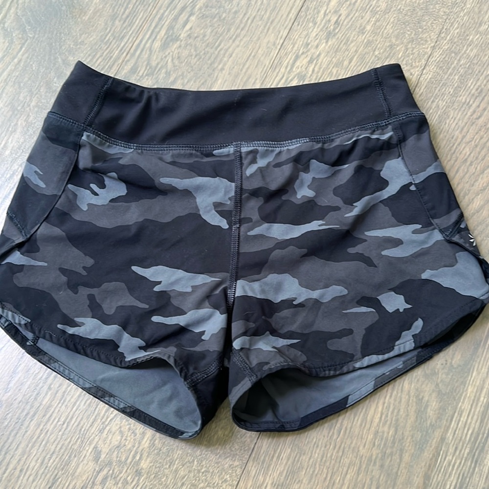 Athleta Girl Camo Run the World 3 Inch Shorts